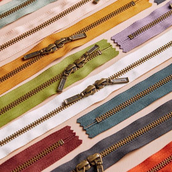 YKK No. 5 Antique Brass Metal Double Slider Zip - 40 cm - Atelier Brunette - NIGHT