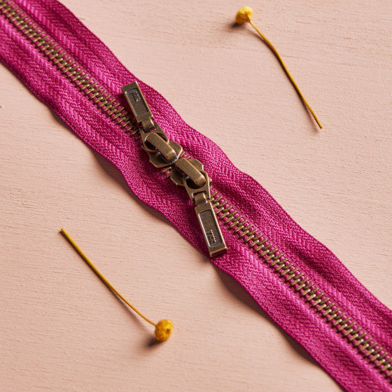 YKK No. 5 Antique Brass Metal Double Slider Zip - 40 cm - Atelier Brunette - DAHLIA