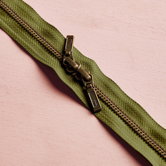 YKK No. 5 Antique Brass Metal Double Slider Zip - 40 cm - Atelier Brunette - IVY GREEN