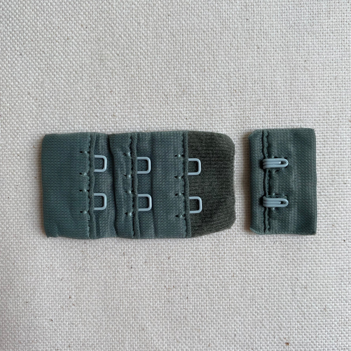 28mm Bra Hook & Eye Set - Sage Green