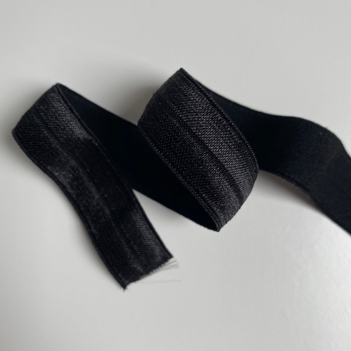 Organic Elastic - 28mm - Available in Ecru and Black – Fabric Romance