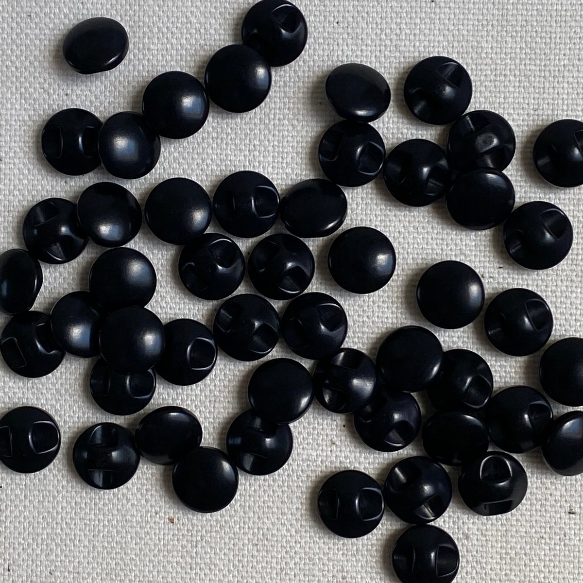 Corozo Shank Button - Black (9mm)
