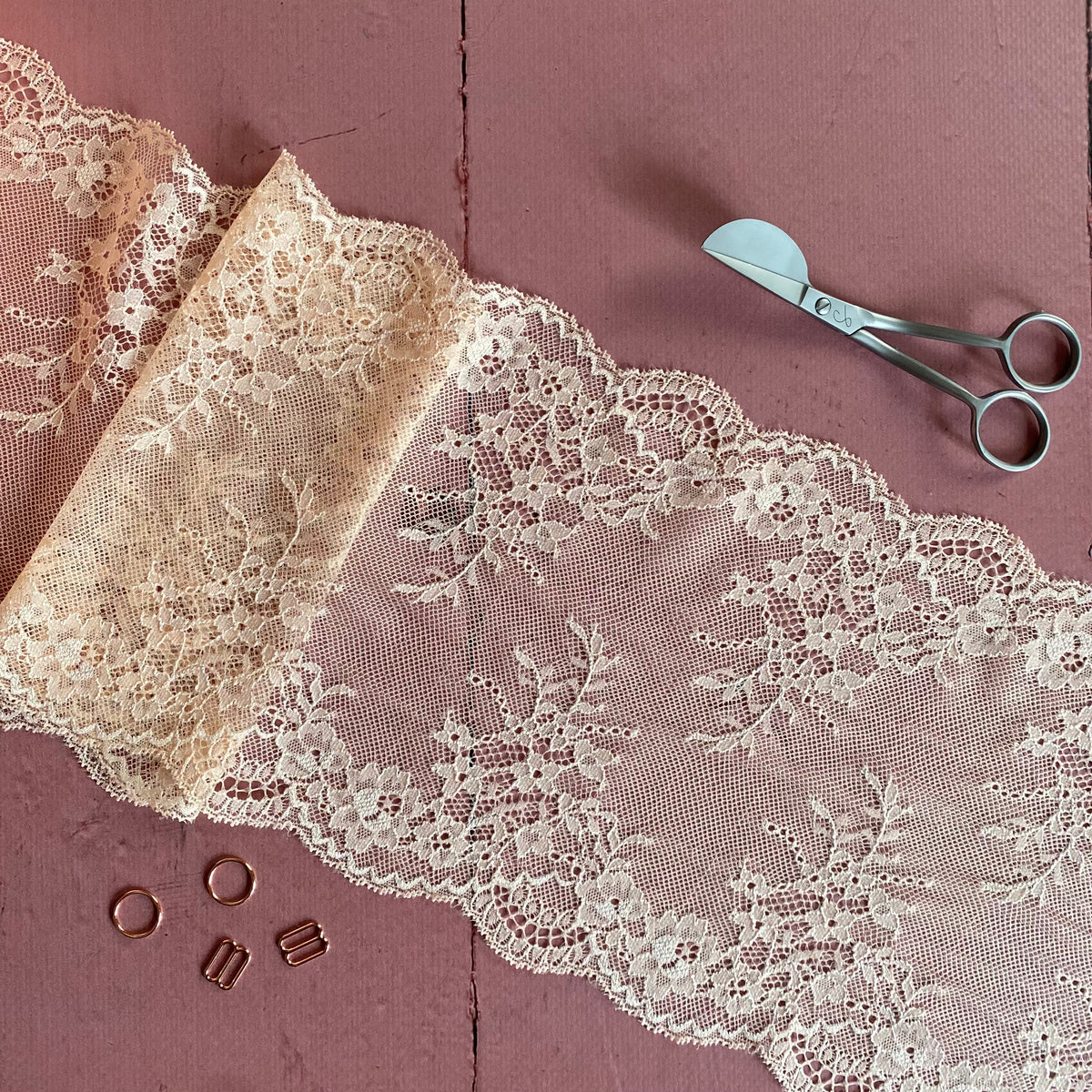 Stretch Lace with ROICA™ EF - Soft Floral, Peach - 18cm wide