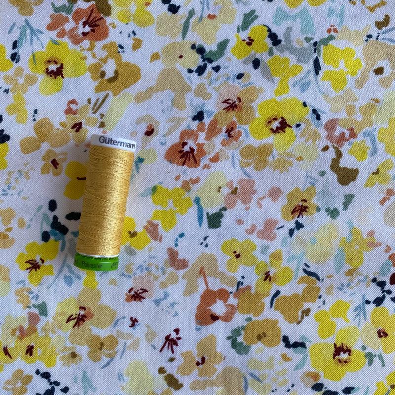 Floral Viscose with Lenzing™️ EcoVero™️ fibres - Yellow - 0.5 metre
